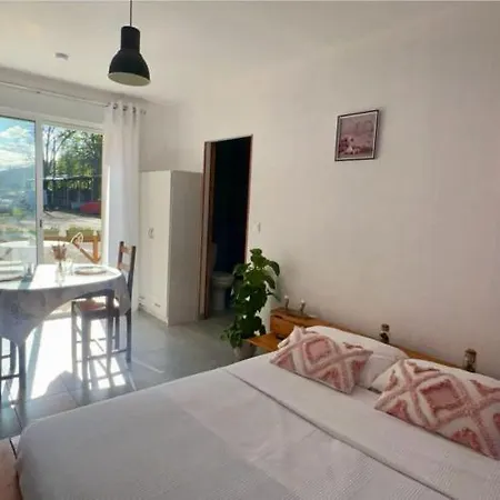 Gite Le Champfort-studio Apartmán