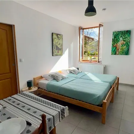 Gite Le Champfort-studio Apartman Saint-Savin